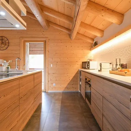 Le Lachat Apartment *
